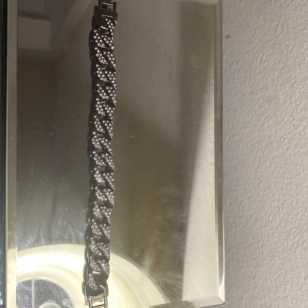 Beautiful Bracelet - Picture 2 of 3